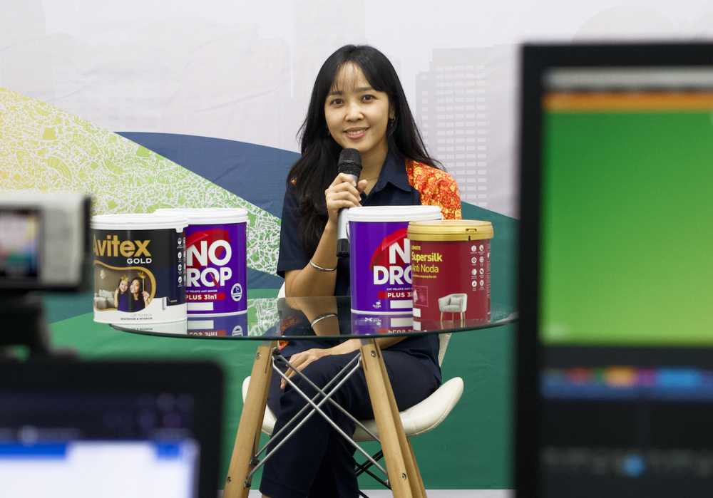 Karir-Gathering-Customer-Relations