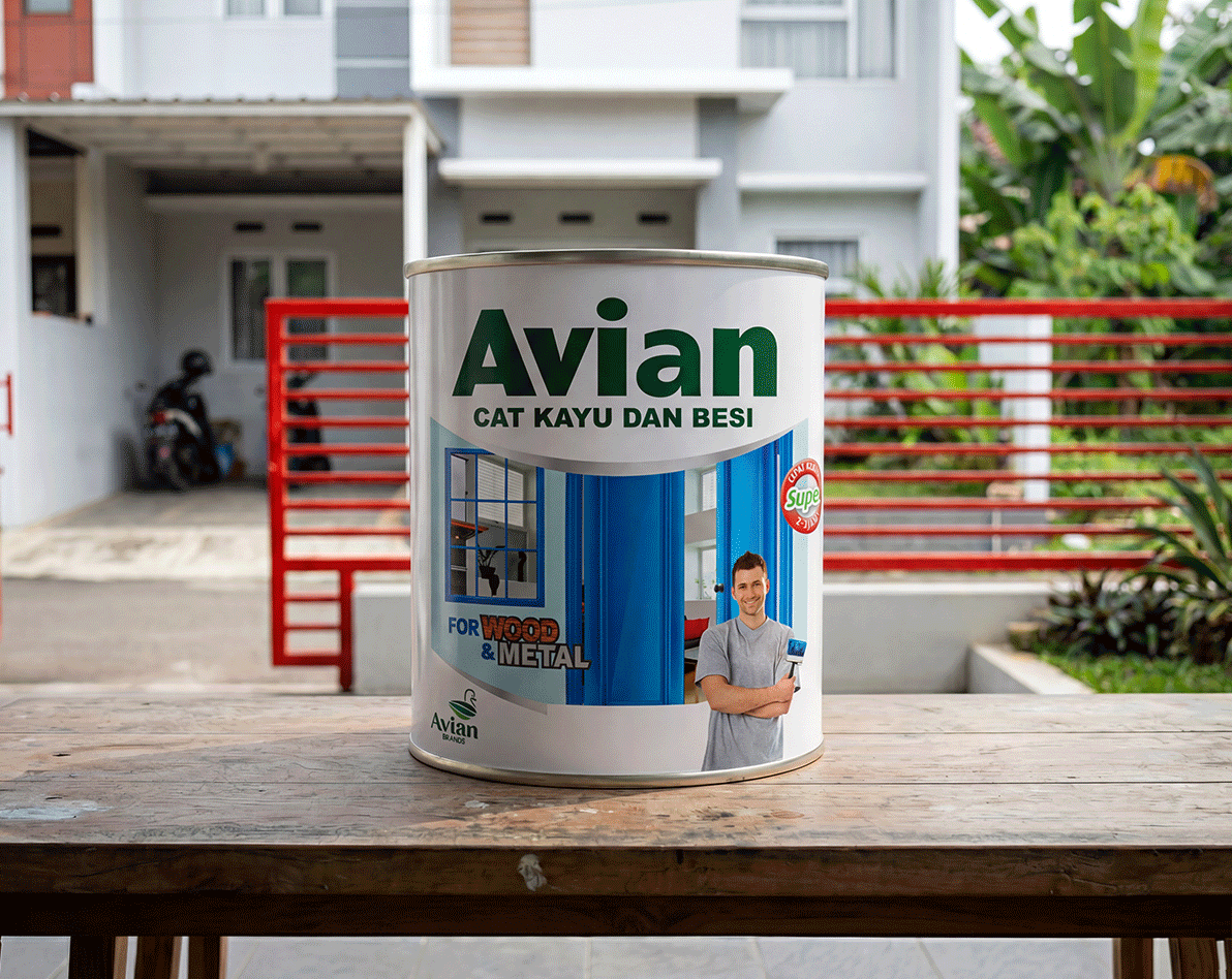 Avian Cat Kayu dan Besi